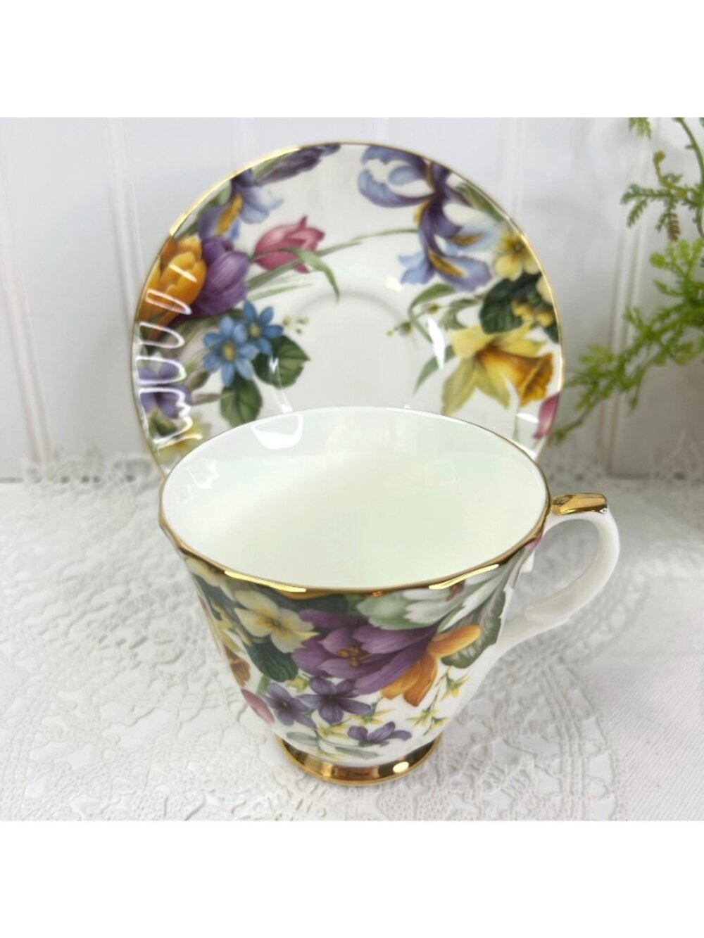 Duchess Fine Bone China Footed Teacup & Saucer Floral Gold Trim England